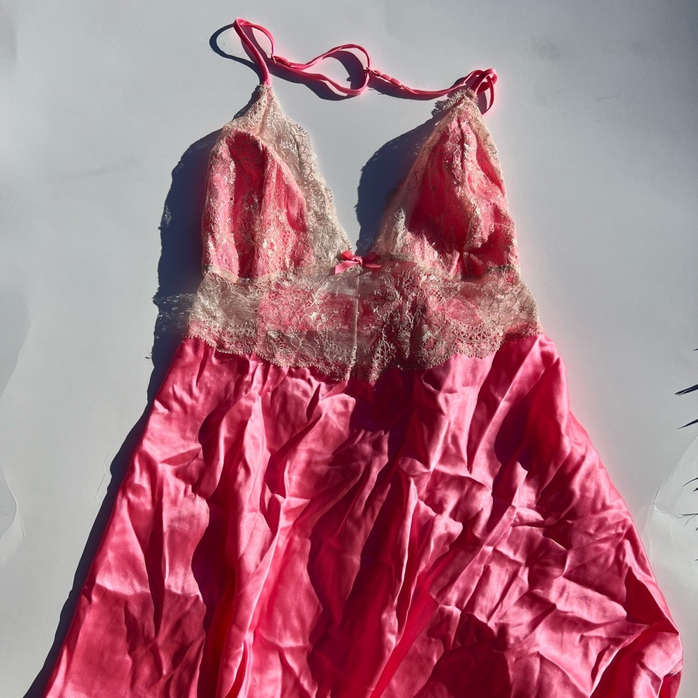 Victoria’s Secret satin babydoll in size Large/light hot pink/like new/iron safe